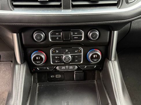 Used 2022 Chevrolet Tahoe LT w/ Luxury Package image 21