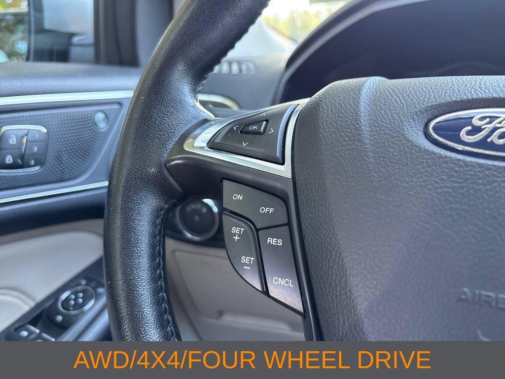Used 2022 Ford Edge Titanium AWD/4WD image 13