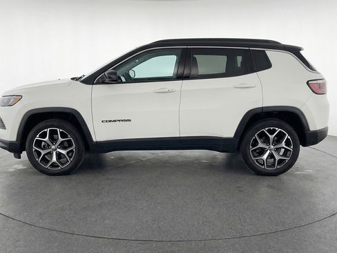 Used 2025 Jeep Compass Limited AWD/4WD image 5