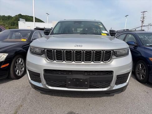 Used 2022 Jeep Grand Cherokee L Laredo w/ Luxury Tech Group I AWD/4WD image 22