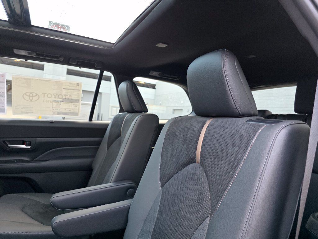 New 2026 Toyota Grand Highlander AWD Hybrid image 22