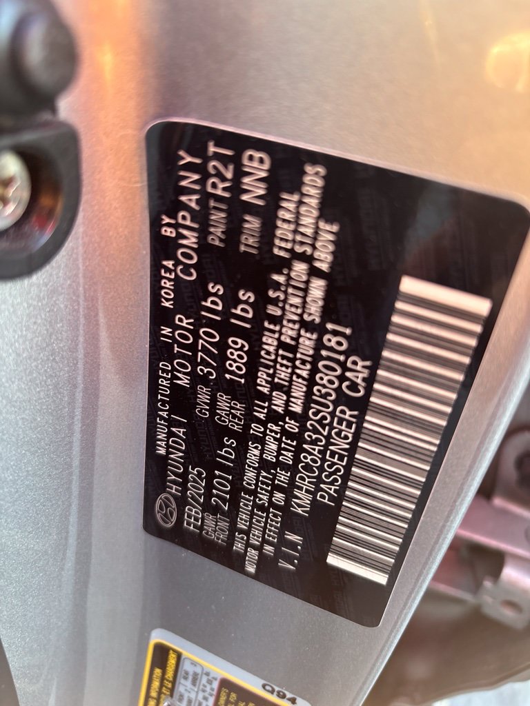 Used 2025 Hyundai Venue SEL FWD image 7