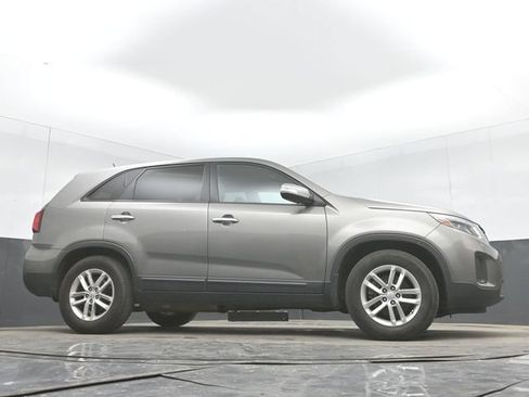 Used 2015 Kia Sorento LX FWD image 33