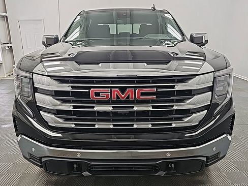 New 2026 GMC Sierra 1500 SLE w/ Preferred Package image 3