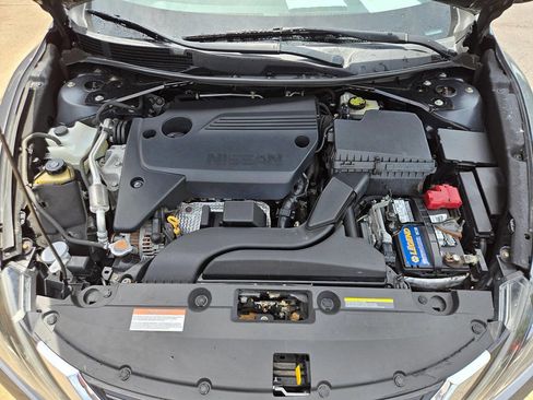Used 2017 Nissan Altima 2.5 SR w/ Midnight Edition Package FWD image 21