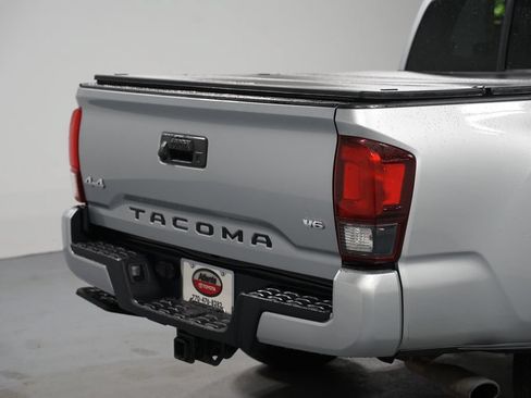 Certified 2022 Toyota Tacoma SR AWD/4WD image 9