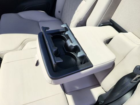 New 2026 Volvo XC90 B6 Plus w/ Protection Package Premier AWD/4WD image 12