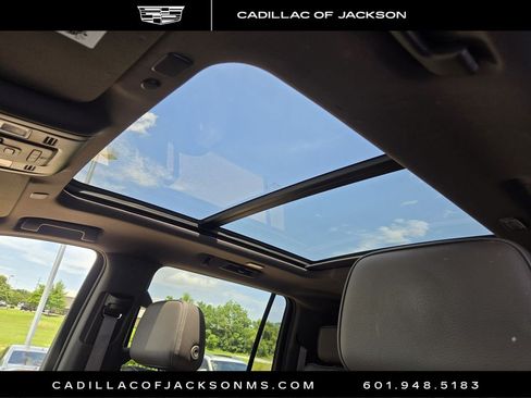 Used 2023 GMC Yukon XL Denali AWD/4WD image 5