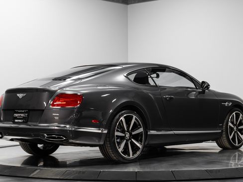 Used 2017 Bentley Continental GT image 14