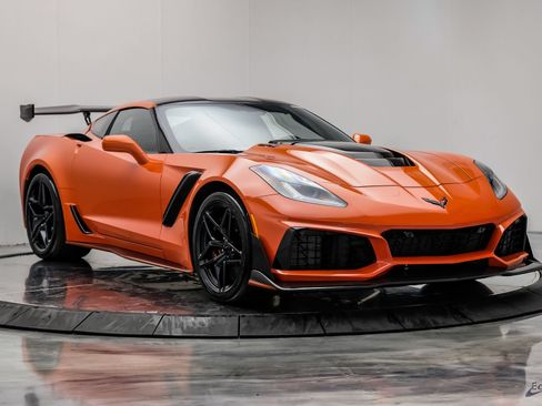 Used 2019 Chevrolet Corvette ZR1 RWD image 30