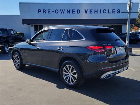 Used 2024 Mercedes-Benz GLC 300 image 3