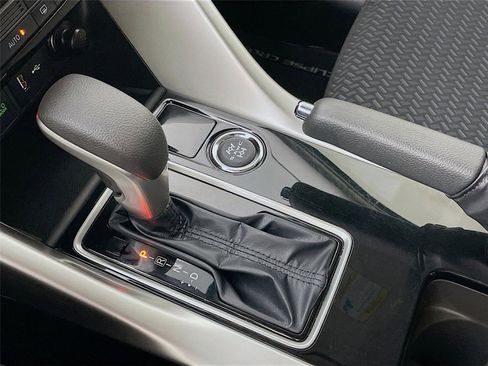 Used 2024 Mitsubishi Eclipse Cross ES image 19