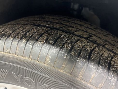 Used 2024 Chrysler Pacifica Touring-L image 43