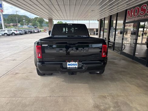 New 2026 RAM 3500 Laramie AWD/4WD image 6