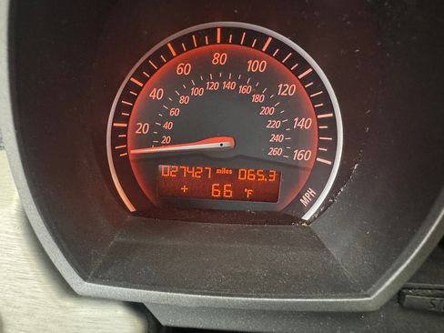 Used 2004 BMW Z4 2.5i image 13