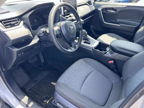 Used 2024 Toyota RAV4 XLE FWD image 5