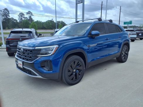 New 2026 Volkswagen Atlas Cross Sport SE FWD image 2