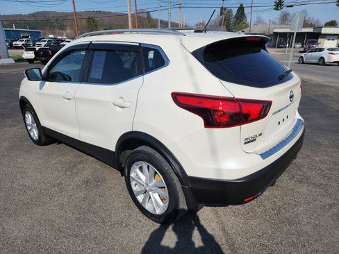 Certified 2017 Nissan Rogue Sport SV w/ SV All-Weather Package image 6