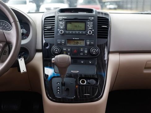 Used 2011 Kia Sedona EX w/ Luxury Pkg FWD image 38