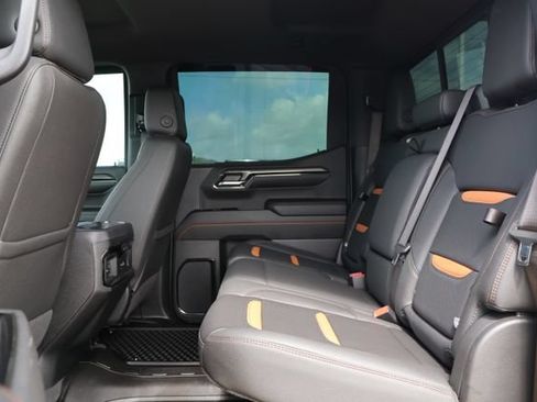 Used 2024 GMC Sierra 1500 AT4 w/ Technology Package AWD/4WD image 8