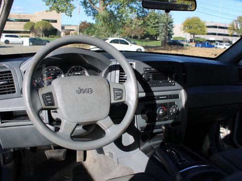 Used 2007 Jeep Grand Cherokee Laredo AWD/4WD image 18