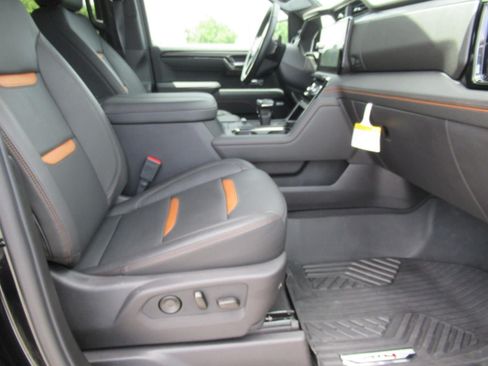 New 2026 GMC Sierra 1500 AT4 w/ AT4 Premium Package AWD/4WD image 13