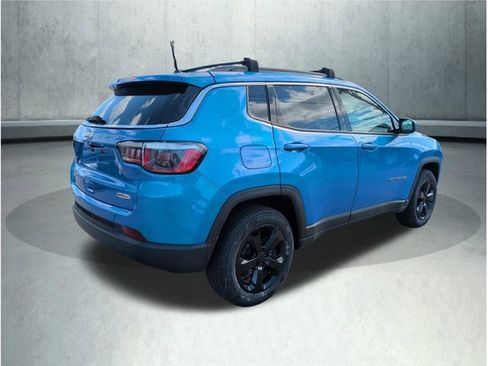 Used 2017 Jeep Compass Latitude AWD/4WD image 6
