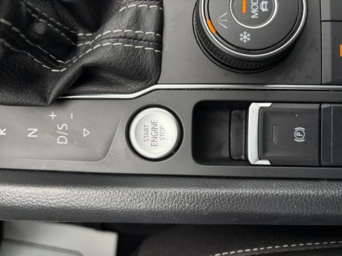 Used 2023 Volkswagen Atlas SEL R-Line AWD/4WD image 30