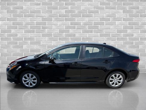 Used 2024 Toyota Corolla LE FWD image 2