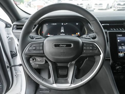 Used 2023 Jeep Grand Cherokee Altitude AWD/4WD image 20