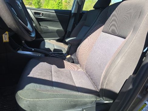Used 2018 Toyota Corolla LE FWD image 11