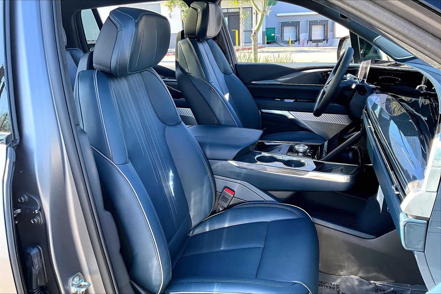 New 2026 Cadillac Escalade IQ Luxury 2 w/ LPO, Floor Liner Package AWD/4WD image 34