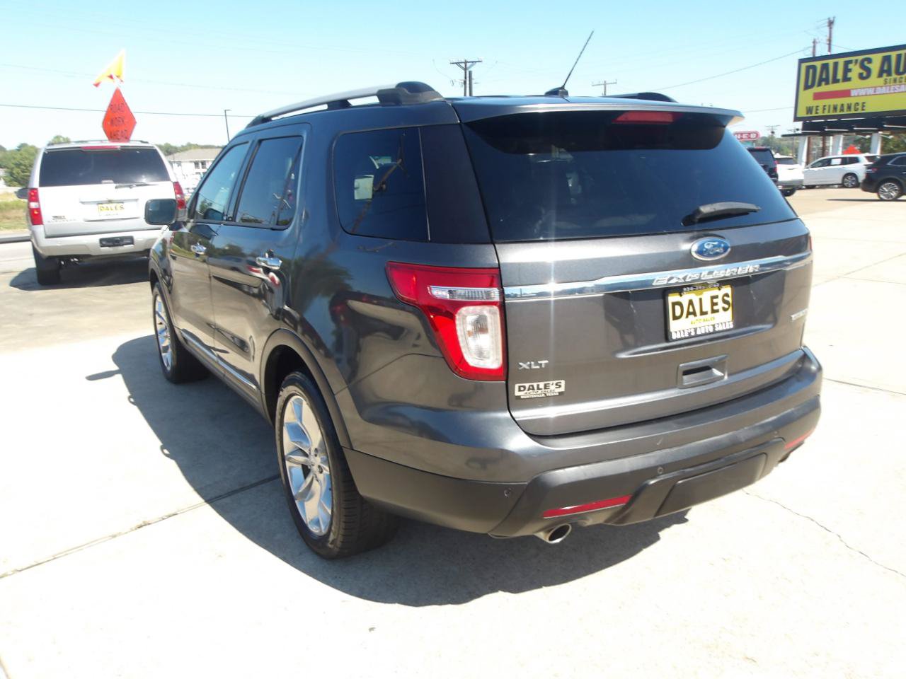 Used 2015 Ford Explorer XLT w/ Equipment Group 202A FWD image 14