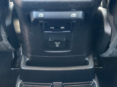Used 2019 Jeep Wrangler Unlimited Rubicon AWD/4WD image 23