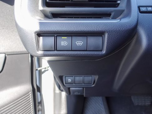 Used 2025 Toyota Prius LE FWD image 17