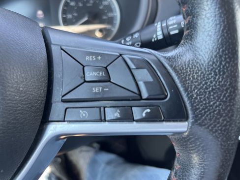 Used 2019 Nissan Kicks SR w/ SR Premium Package image 14