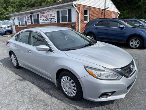 Used 2017 Nissan Altima 2.5 S w/ Power Driver Seat Package FWD image 3