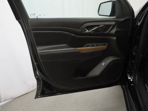Used 2023 GMC Acadia SLE w/ Driver Convenience Package FWD image 32