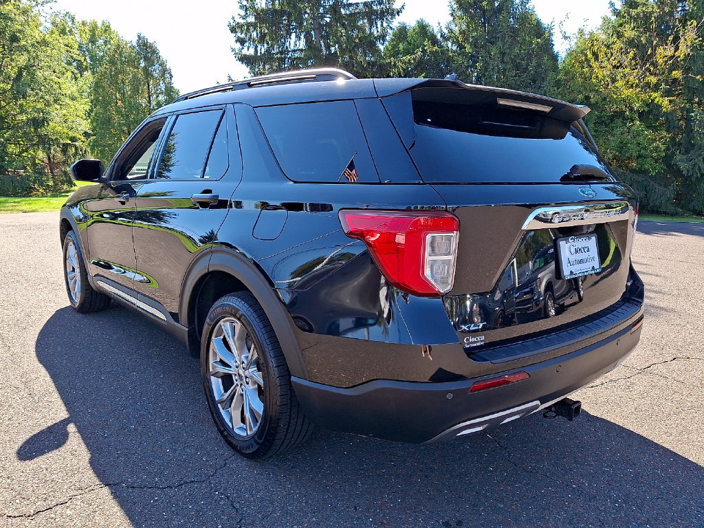 Used 2020 Ford Explorer XLT w/ Equipment Group 202A AWD/4WD image 7