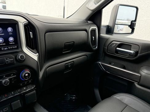 Used 2020 Chevrolet Silverado 2500 LTZ w/ LTZ Plus Package image 28