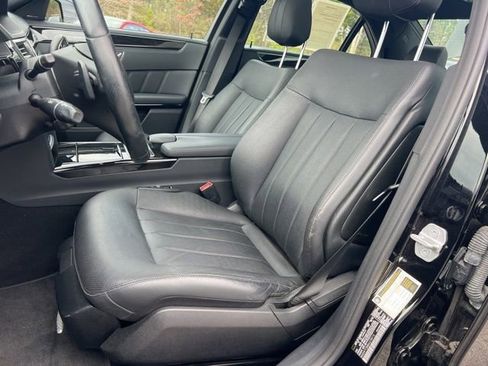 Used 2011 Mercedes-Benz E 550 Sedan image 30