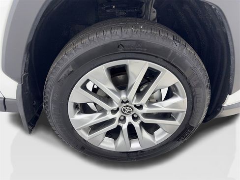 Used 2024 Toyota RAV4 XLE Premium image 84