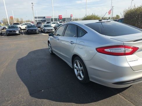 Used 2016 Ford Fusion SE image 6