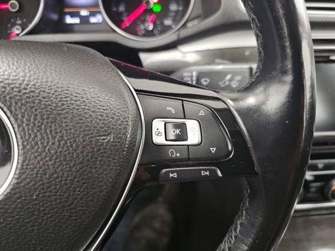 Used 2017 Volkswagen Passat 1.8T SEL Premium image 20