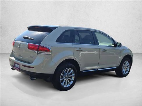 Used 2015 Lincoln MKX FWD w/ Equipment Group 101A image 5