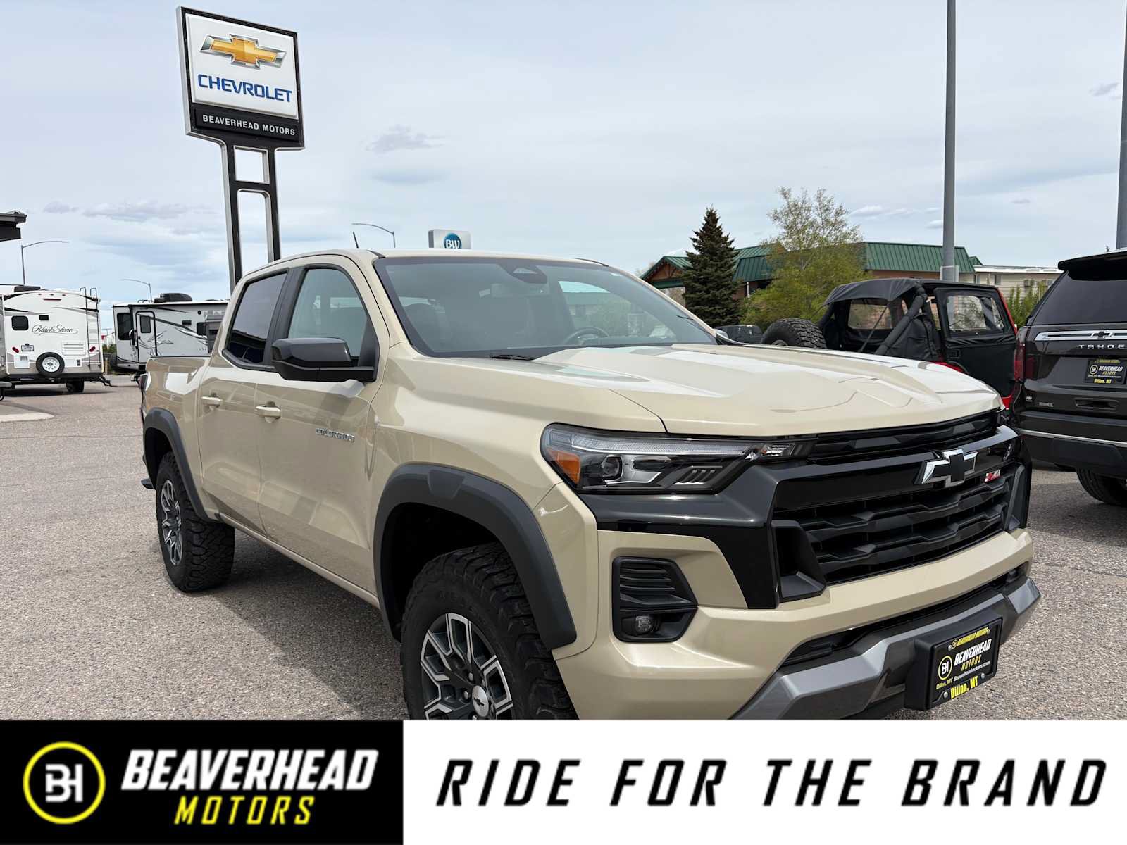 Used 2024 Chevrolet Colorado Z71 w/ Z71 Convenience Package 2 AWD/4WD image 1
