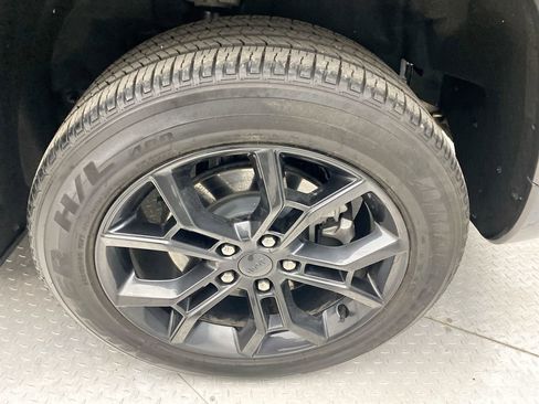 Used 2023 Jeep Grand Cherokee 30th Anniversary AWD/4WD image 10