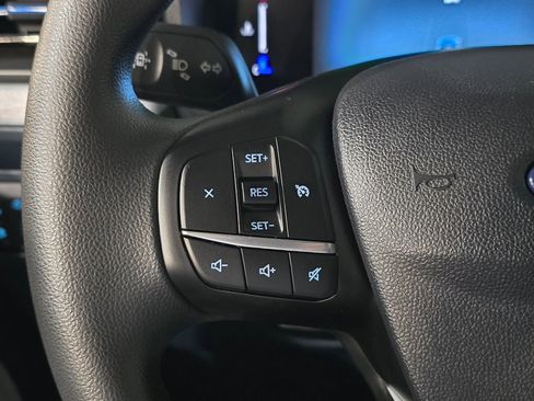 New 2025 Ford Maverick XLT w/ XLT Luxury Package FWD image 18