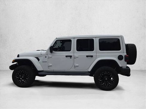 Used 2020 Jeep Wrangler Unlimited Sahara AWD/4WD image 8