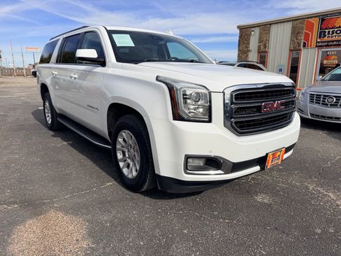 Used 2016 GMC Yukon XL SLT image 1